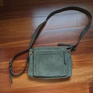 Elegant Green Crossbody Bag